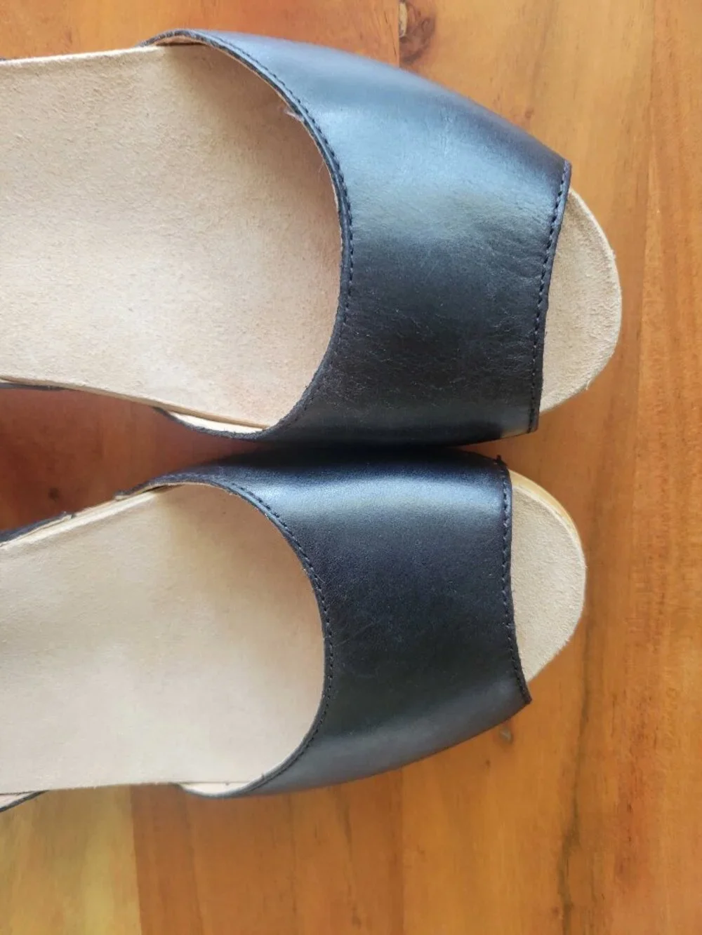 Dansko Women’s 39 Tamra Peep Toe Studded Block Heel Black Leather Sandals NWOT